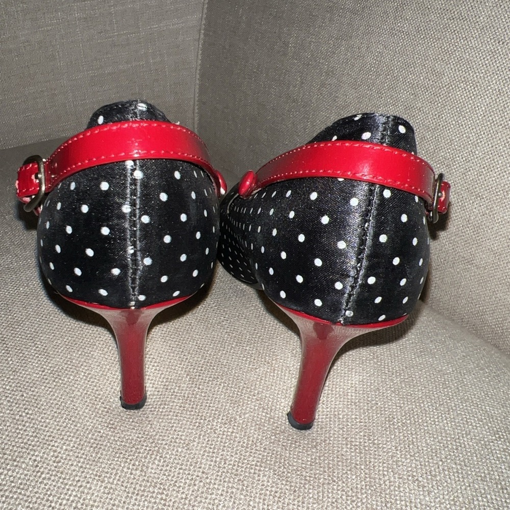 Retro Steve Madden Luvvy Black Polka Dot Heels Red Buckle Strappy 6M Rockabilly - Picture 3 of 11
